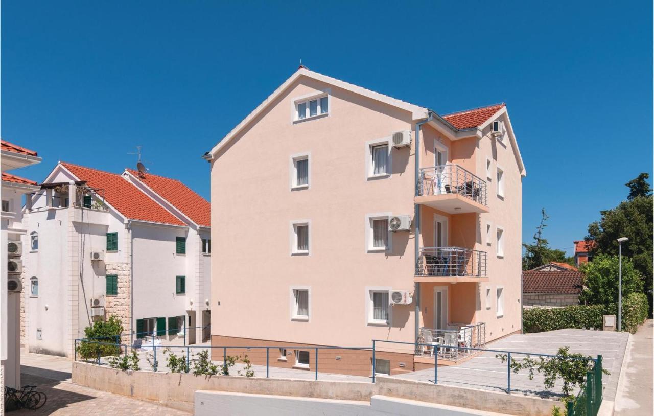 Cozy Apartment In Supetar With Kitchen Luaran gambar